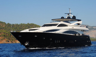 Motoryat Sunseeker 105, dış görünüm